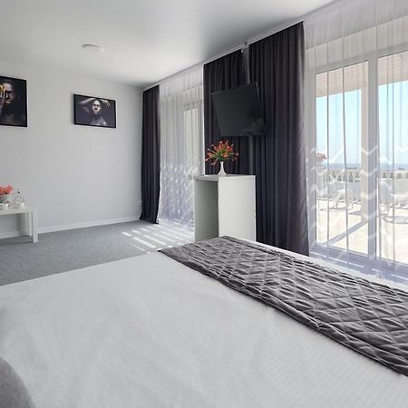 Panorama Briz Hotell Karolino-Buhaz Eksteriør bilde